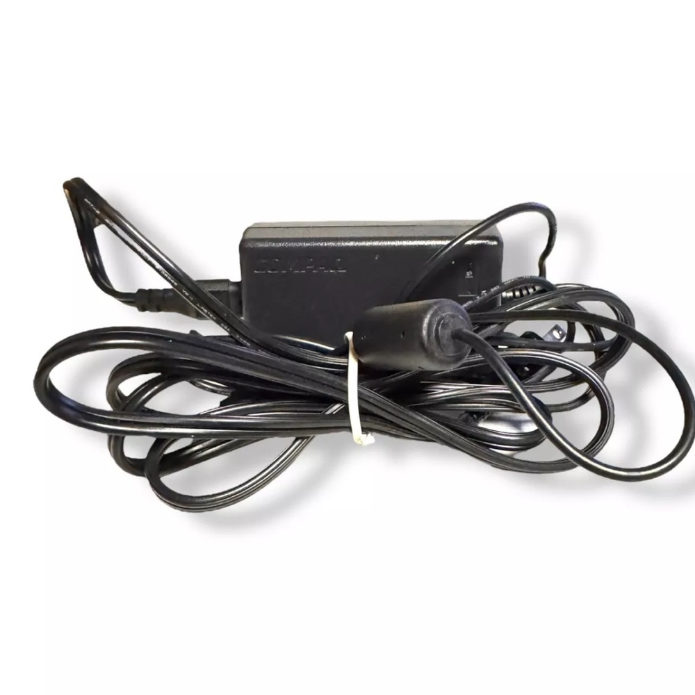 Compaq AC Adapter Power Supply (LE-9702A) Computer Monitor Keyboard Electronics